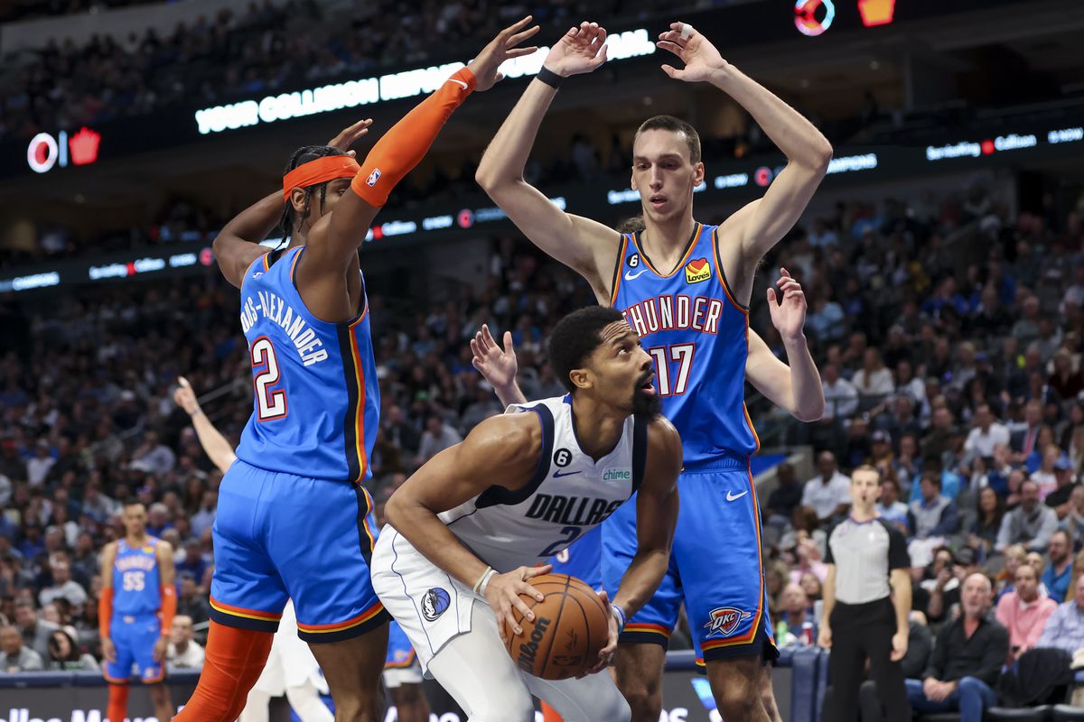 NBA: Oklahoma City Thunder at Dallas Mavericks